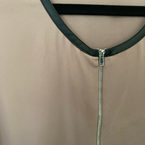 Tunic Top with front zipper & trim detail - Picture 2 of 3